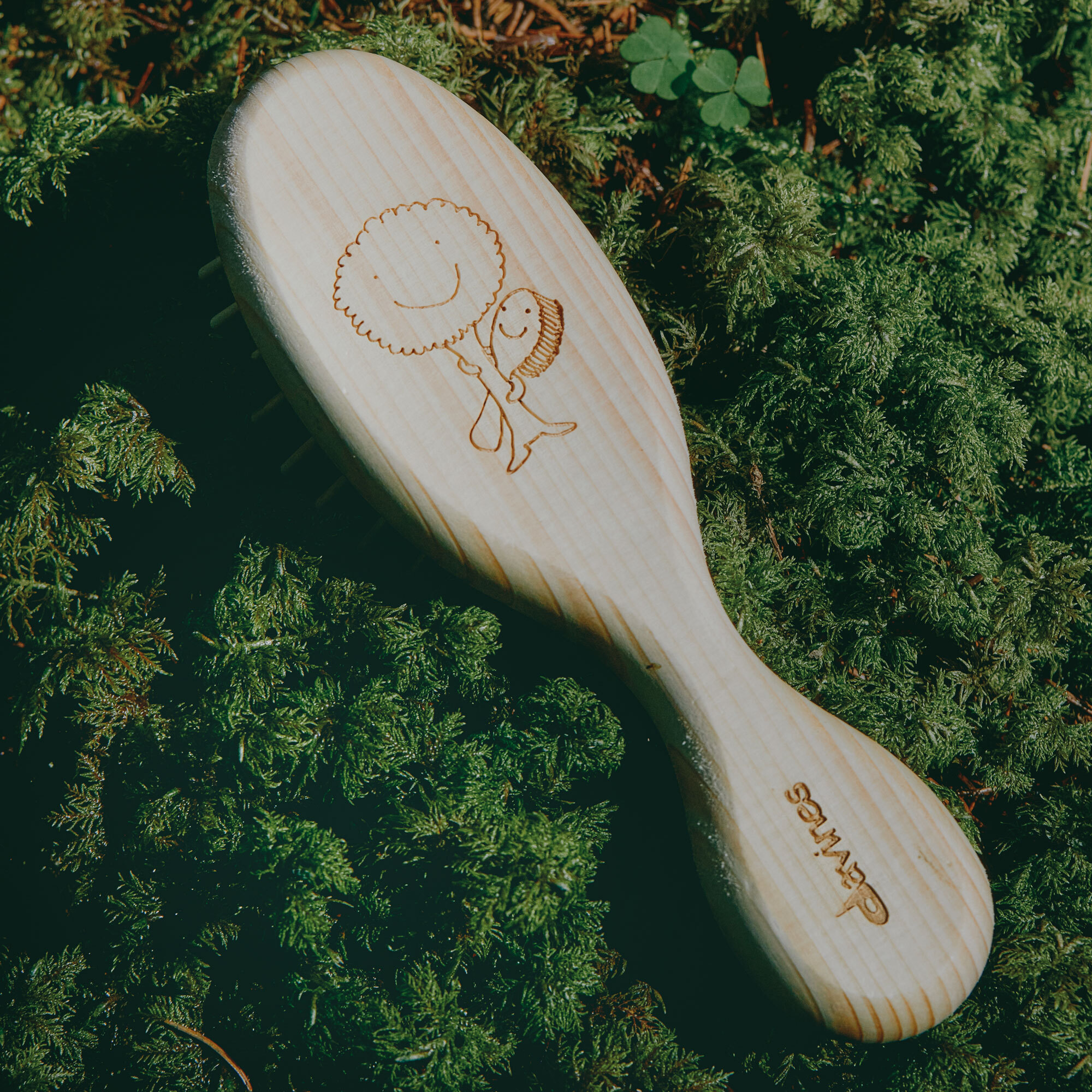 Davines XTRAS: REGENERATIVE WOODEN HAIR BRUSH